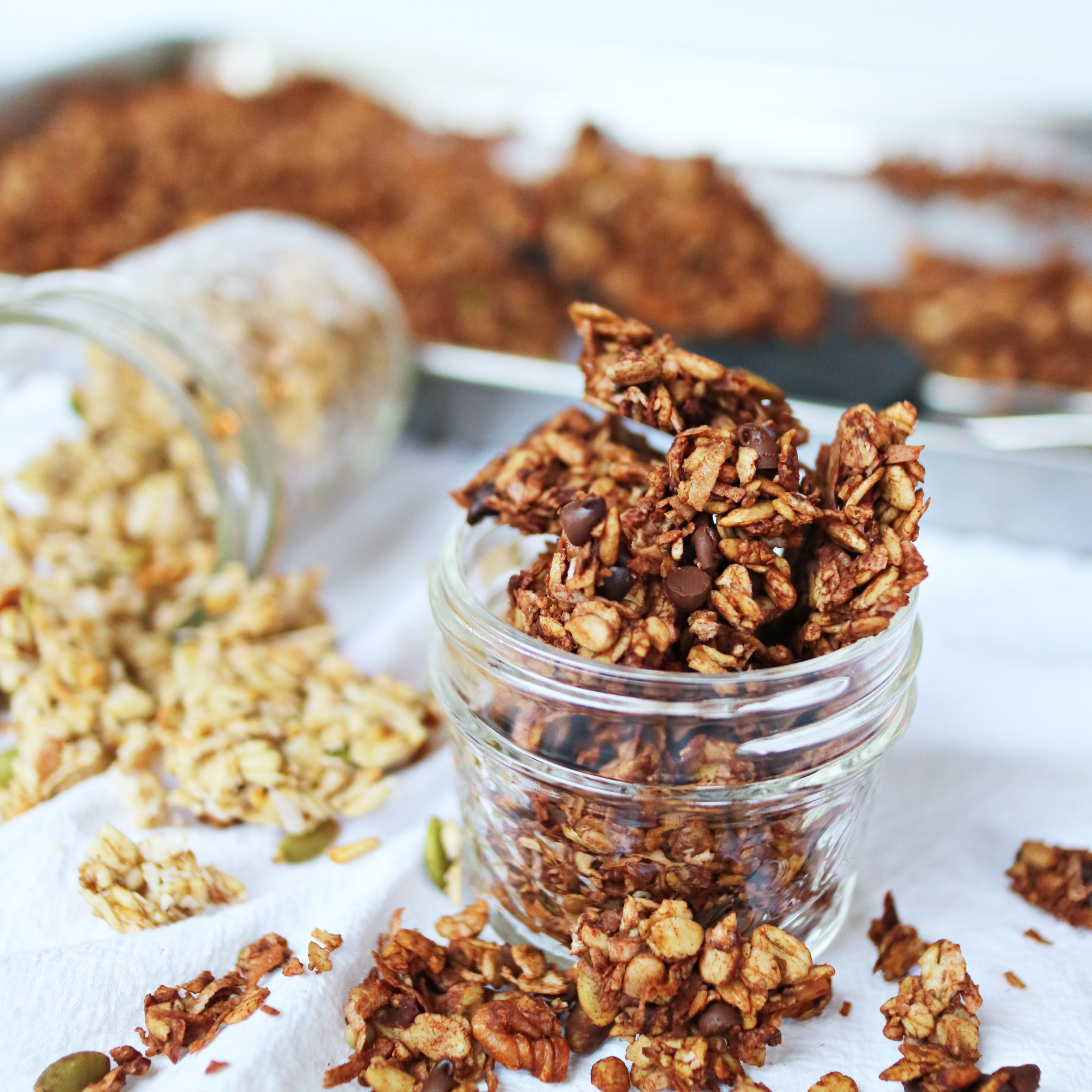 Chocolate chip granola and cinnamon granola, easy homemade, 2 recipes in 1.